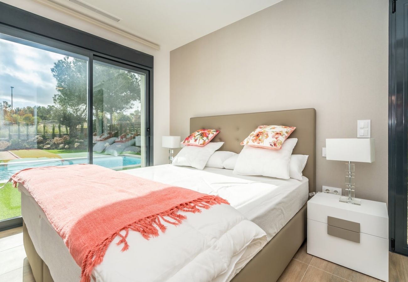 Villa in Orihuela Costa - Villa Colinas (Las colinas Golf)