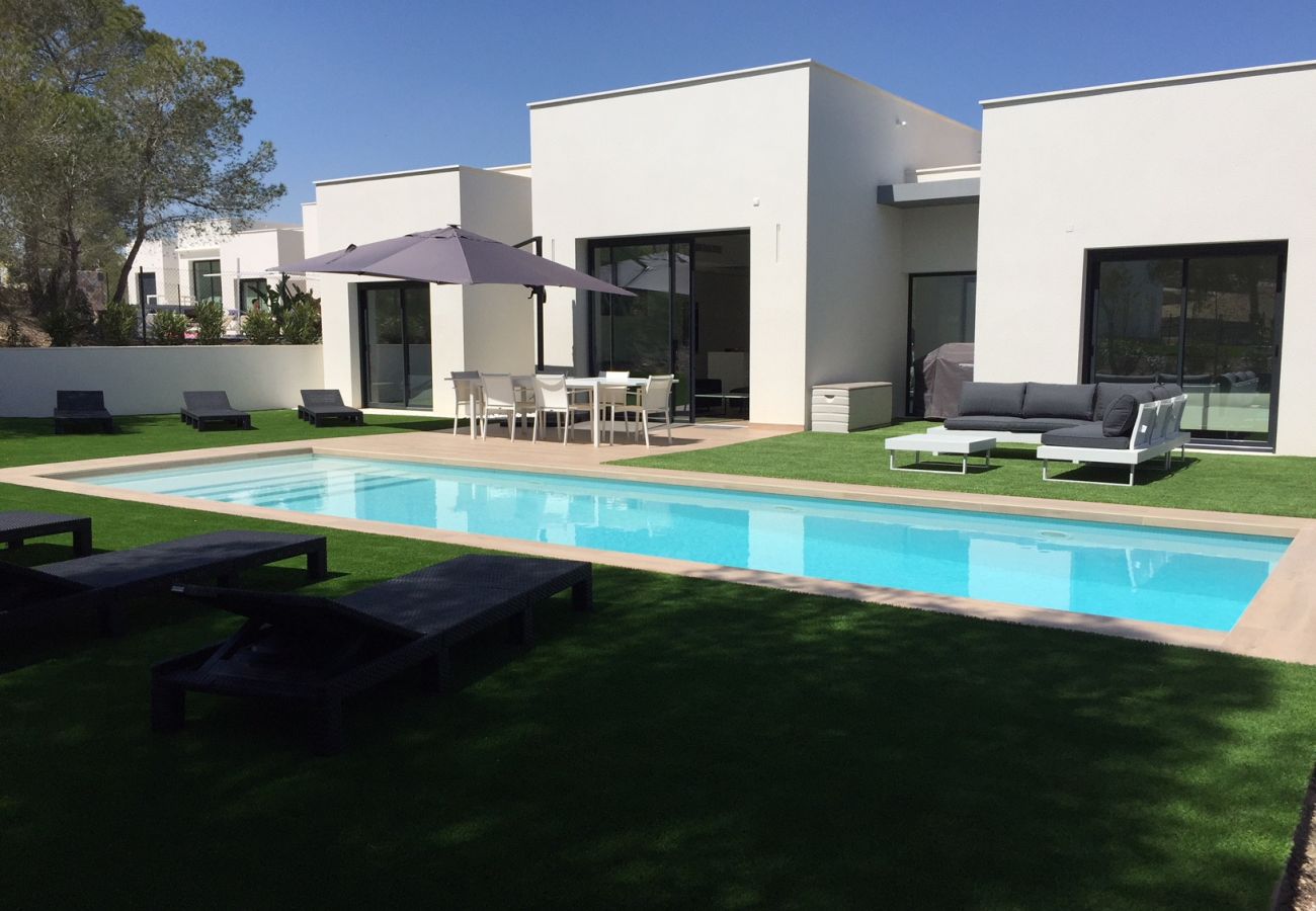 Villa in Orihuela Costa - Villa Acacia