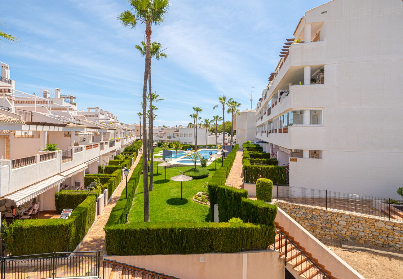 Apartment in Orihuela Costa - Launa