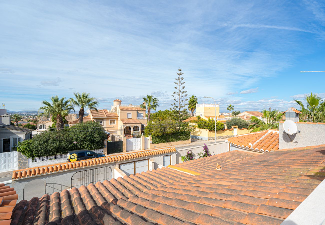 Villa in Torrevieja - Hola Casita