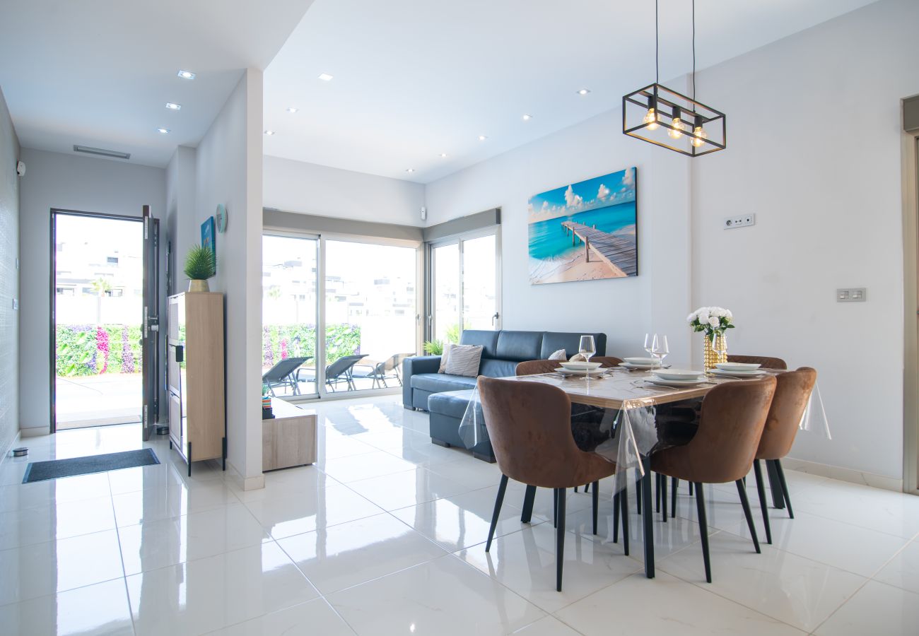 Villa in Orihuela Costa - Blue Lagoon (Los Dolses - La Zenia Boulevard)