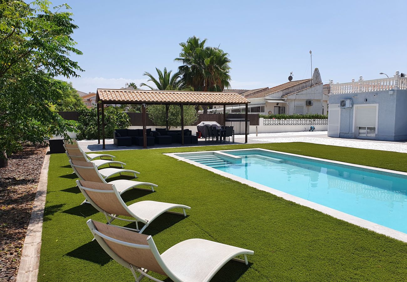 Villa en Torrevieja - Paraíso