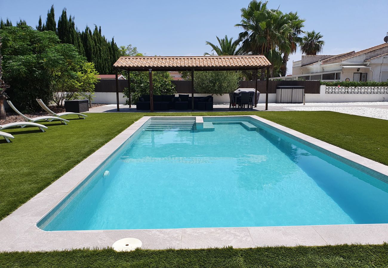 Villa en Torrevieja - Paraíso