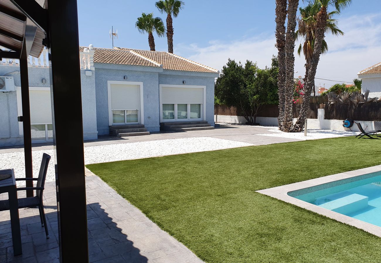 Villa en Torrevieja - Paraíso