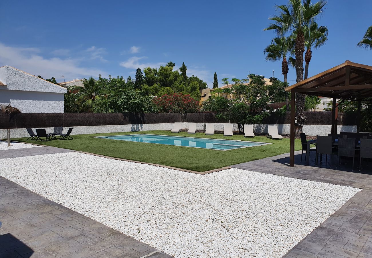 Villa en Torrevieja - Paraíso