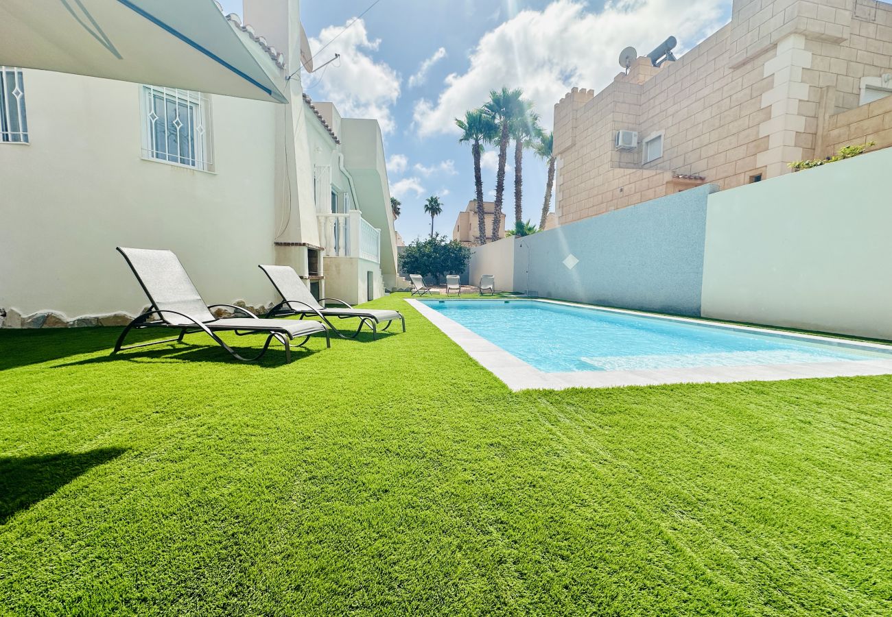 Villa en Torrevieja - Hola Casita