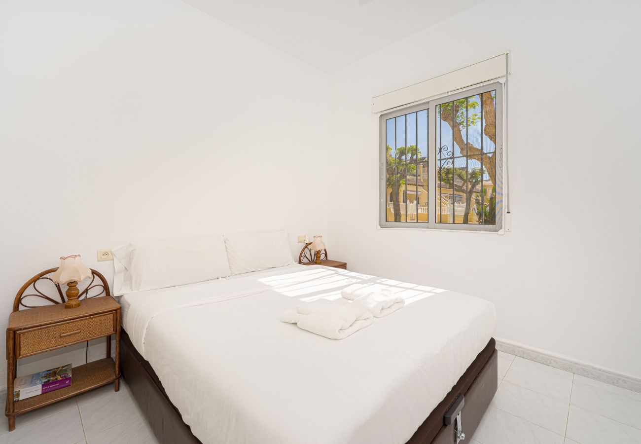 Apartamento en San Miguel de Salinas - La Casita del Sol