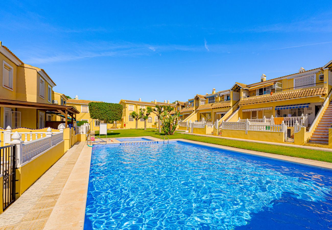 Apartamento en San Miguel de Salinas - La Casita del Sol
